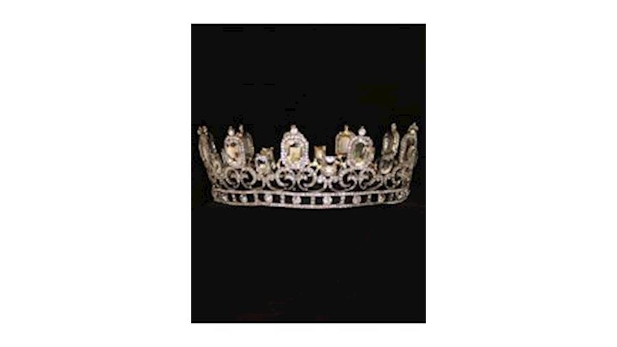 Rhinestone King Crown in Silver